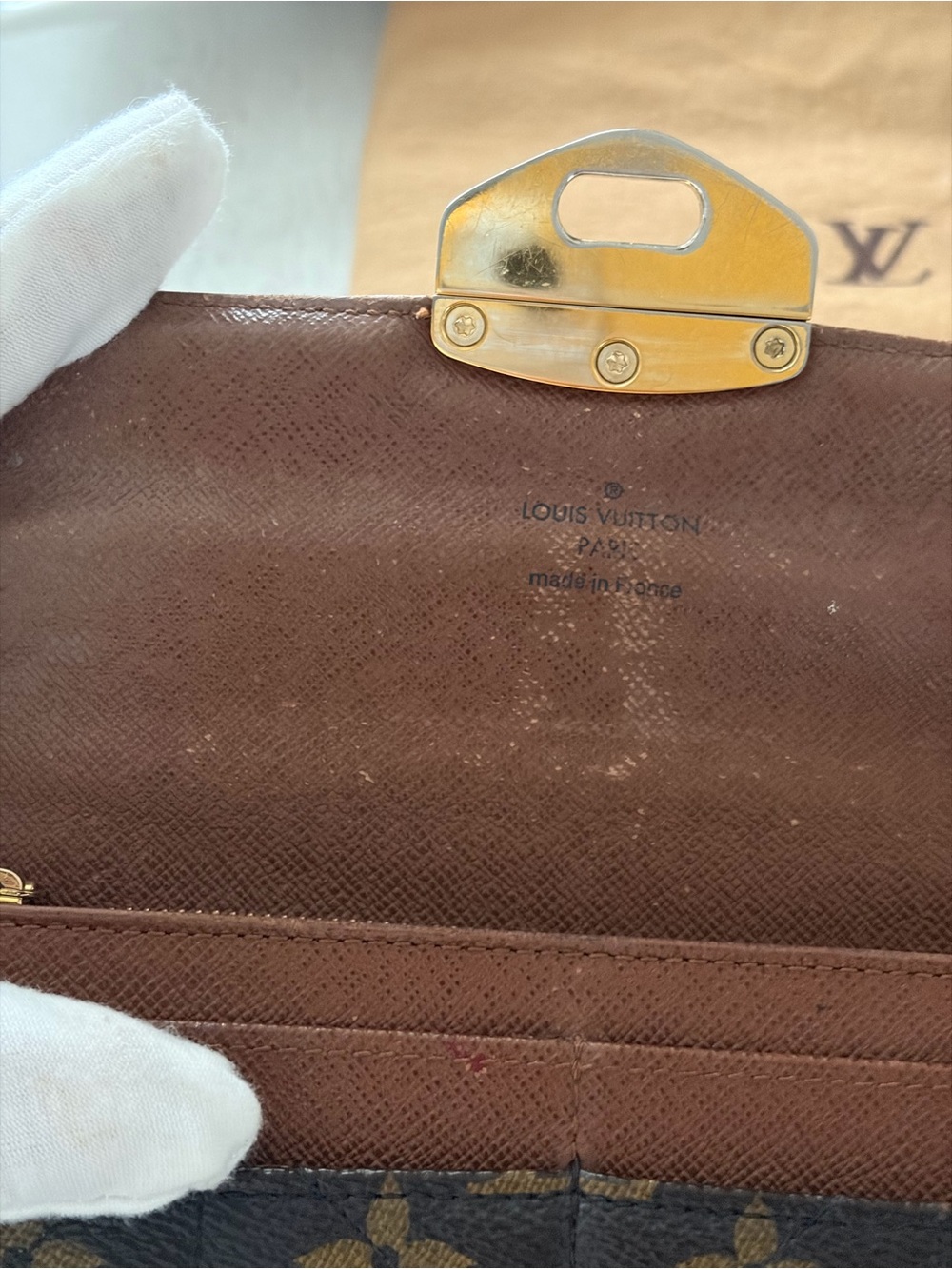 Louis Vuitton Monogram Etoile
Portefeiulle Sarah Wallet - Picture 7 of 15